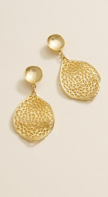 Make Mom Sparkle. Make Mom Sparkle. Stunning new jewelry: finishing pieces she’s going to love. 